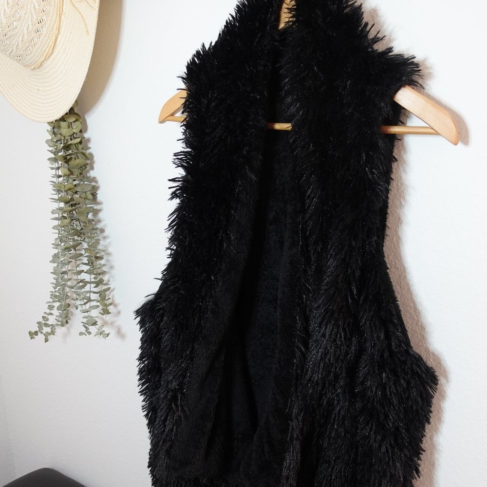 KENSIE- Black Faux Fur Vest/ Cardigan